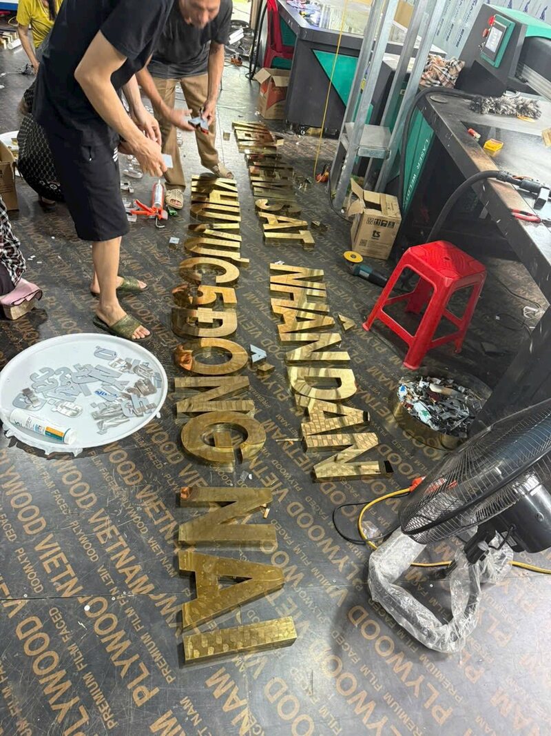Chọn xưởng gia công chữ nổi inox uy tín